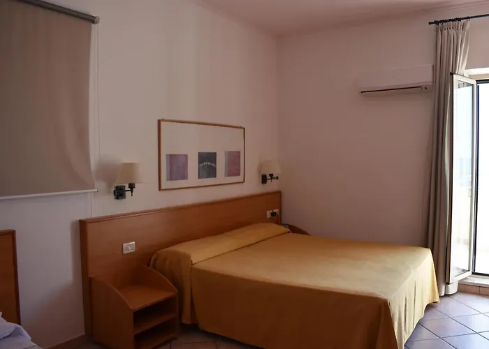 Отель Amyclae 3*