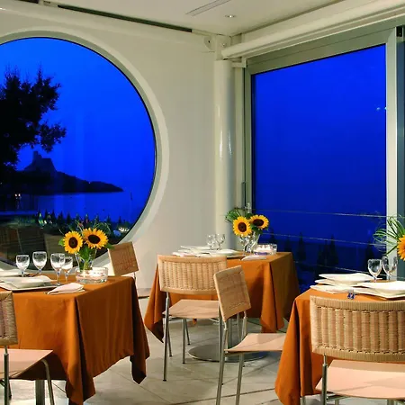 Amyclae Hotel 3*